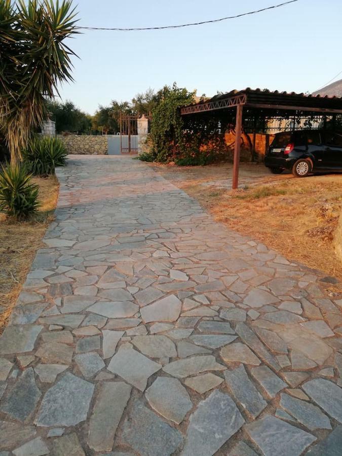 Theasea House With Garden Riglia Exterior photo