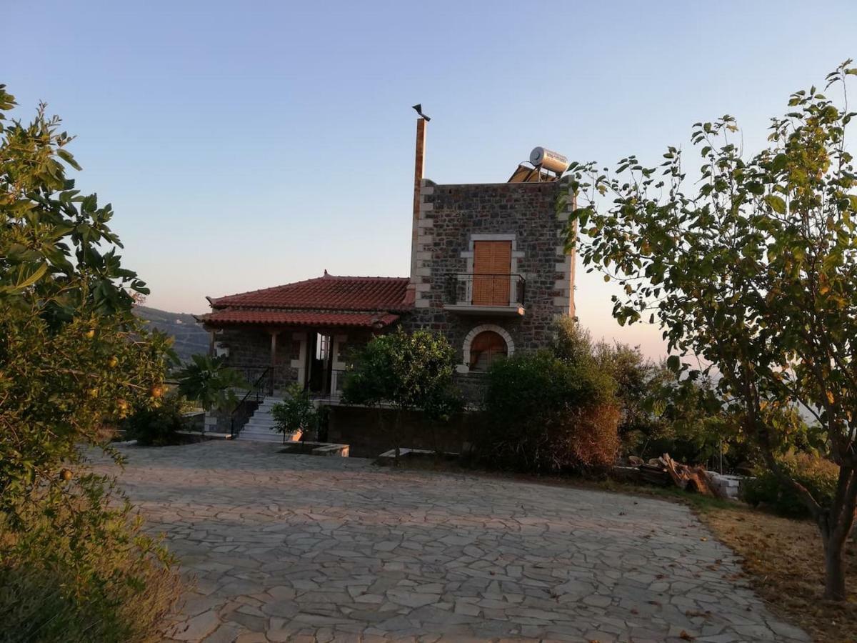 Theasea House With Garden Riglia Exterior photo